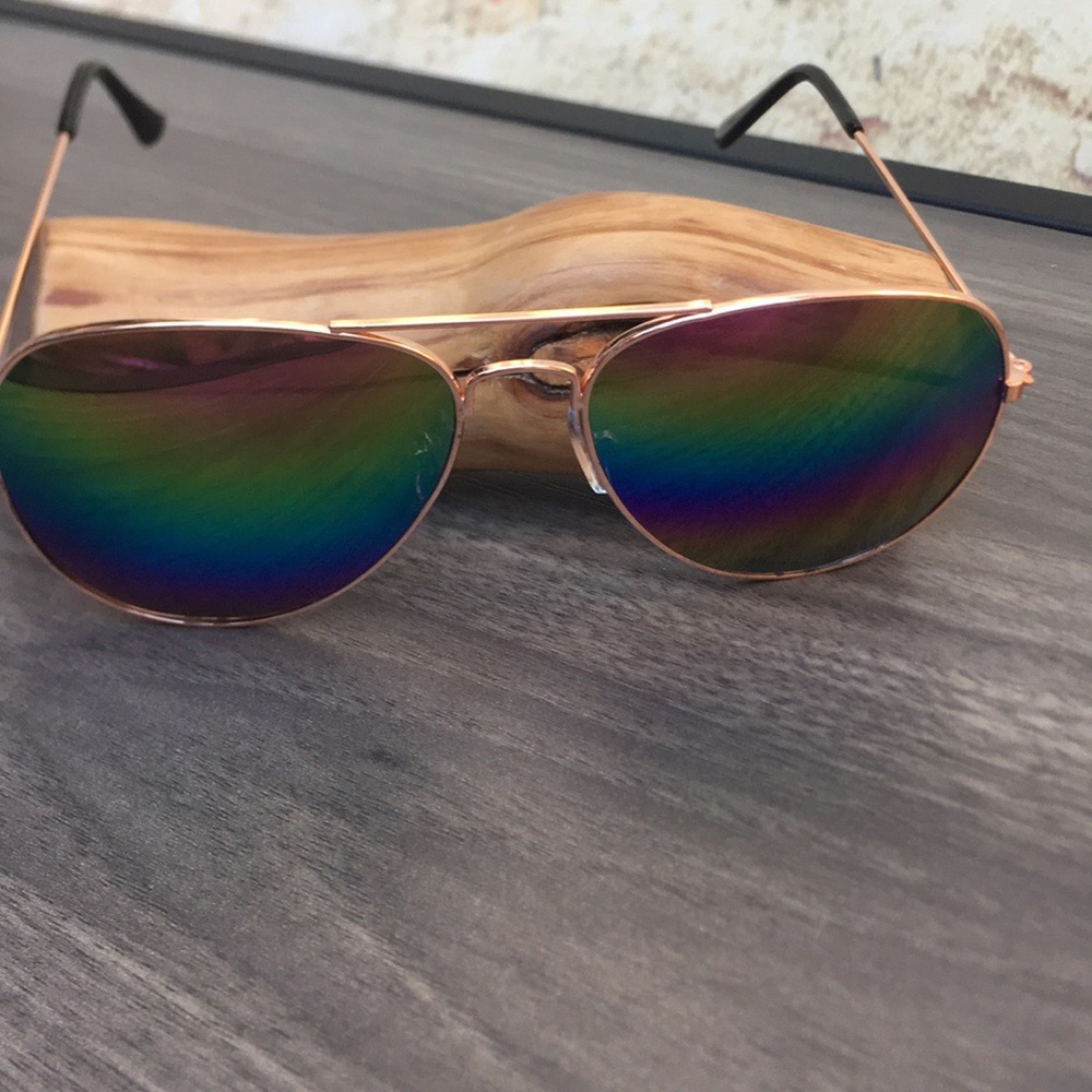 New Unisex Rose Gold Wire Frame Wardrobe Classic Aviator Sunglasses - Picture 2 of 6